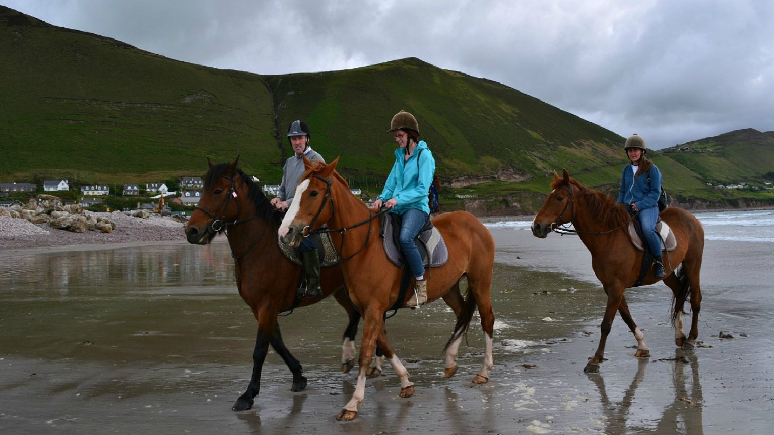Rossbeigh Beach Riding Centre 1
