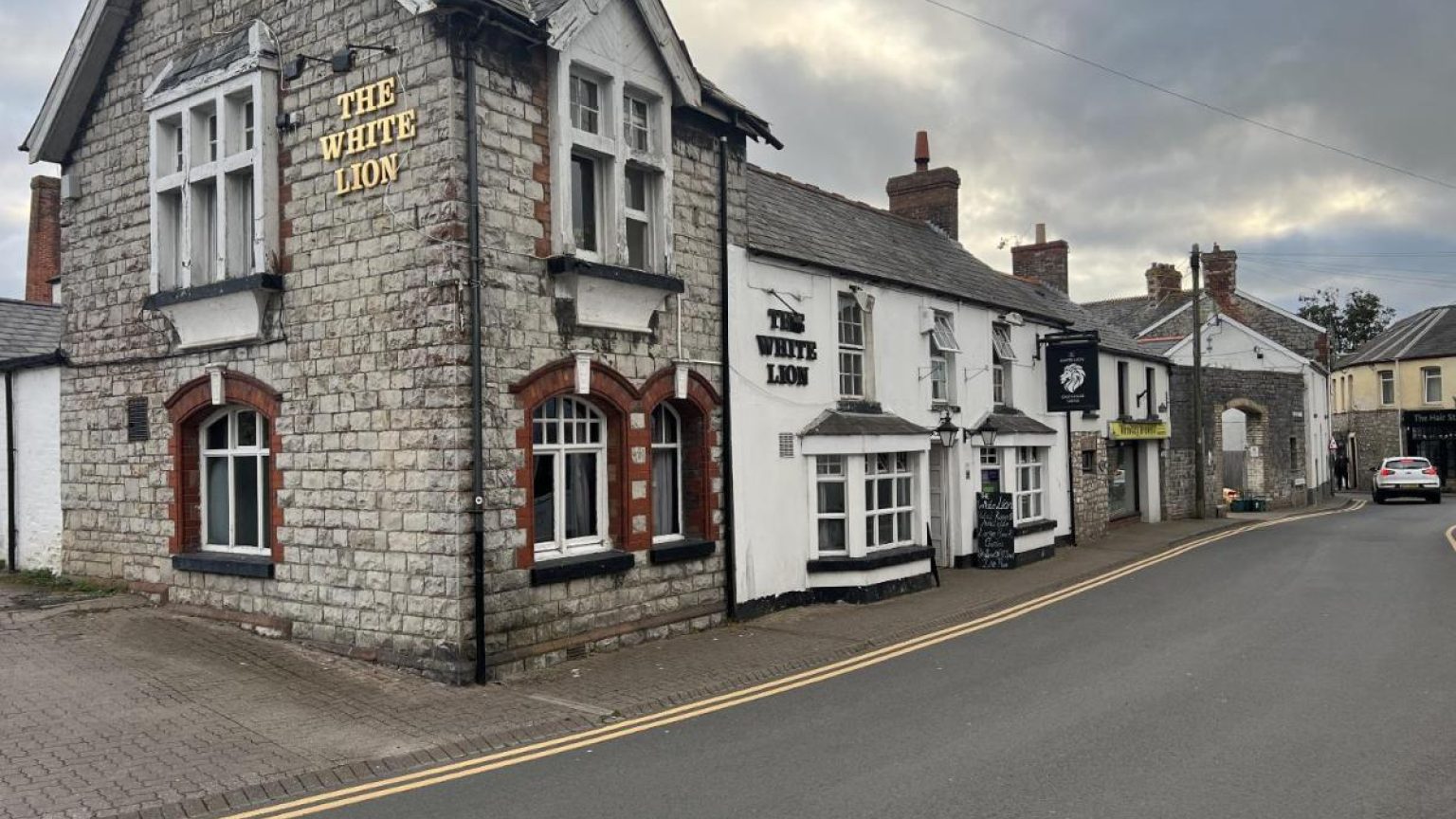 The White Lion & Oast House Lodge