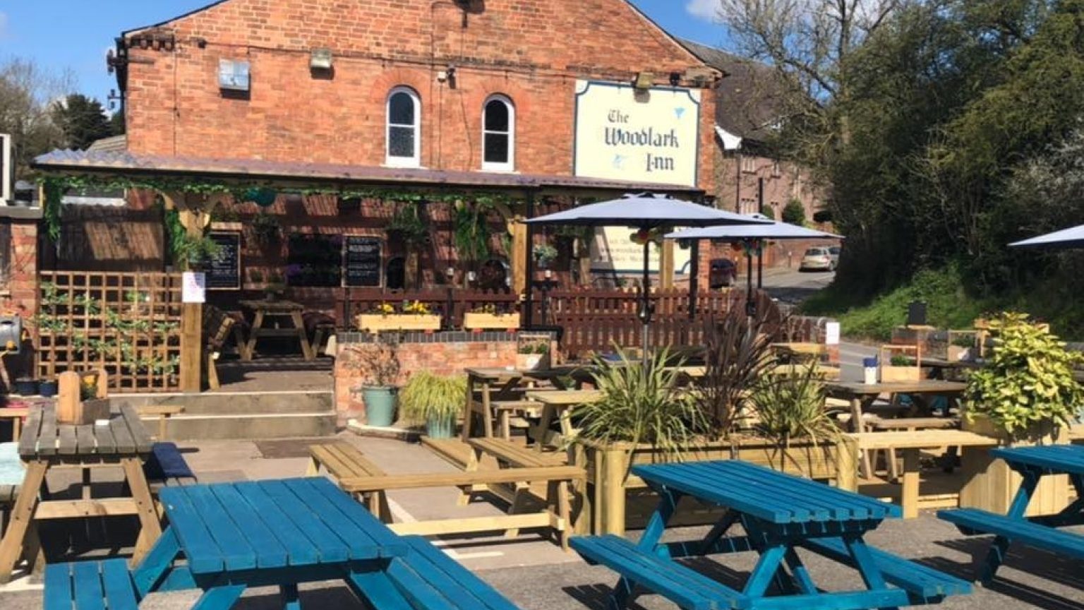 The Woodlark Inn 5