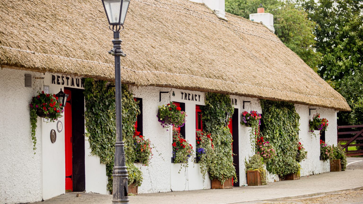 Treacys Bar Restaurant 2