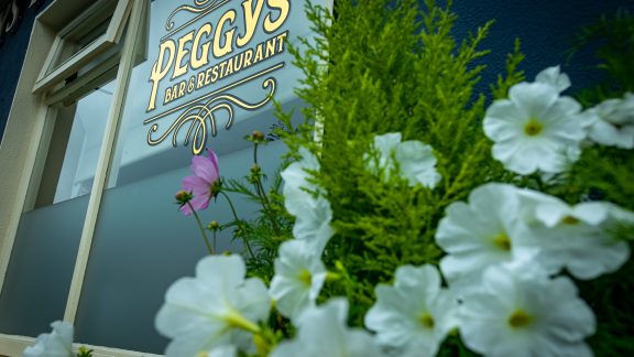 Peggys Bar Restaurant 6