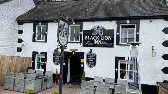 The Black Lion Inn Derwenlas 7