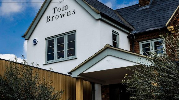Tom Browns 3