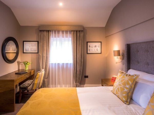 Bishops Gate Hotel 5