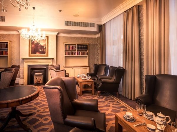 Bishops Gate Hotel 8