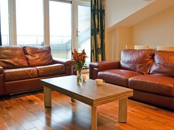 Carrick Plaza Suites 1