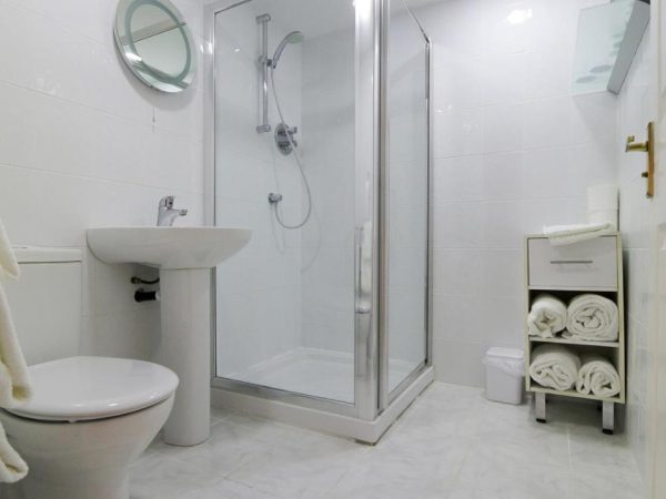 Centre of Britain Hotel 5