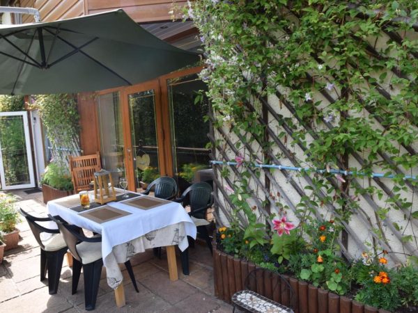 Cilbrwyn Countryside Retreat 9