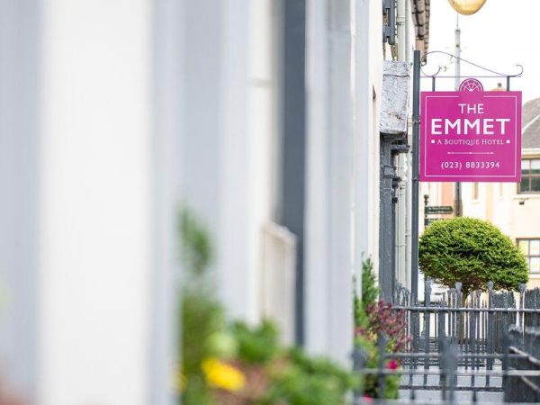 Emmet Hotel 6