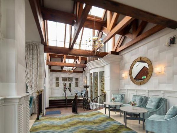 Four Seasons Hotel Leisure Club 2