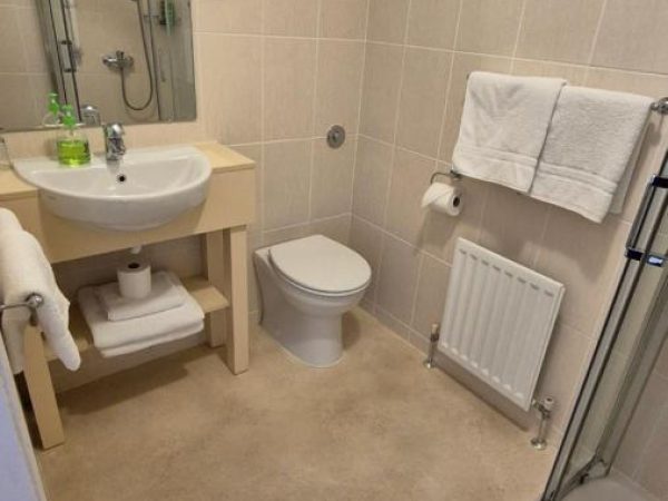 Goldenhill Guesthouse 8