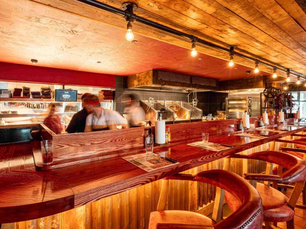 Hicks TH Chefs Bar 2 LR