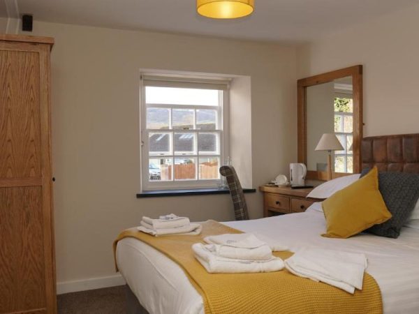 Horseshoe Llangattock 8