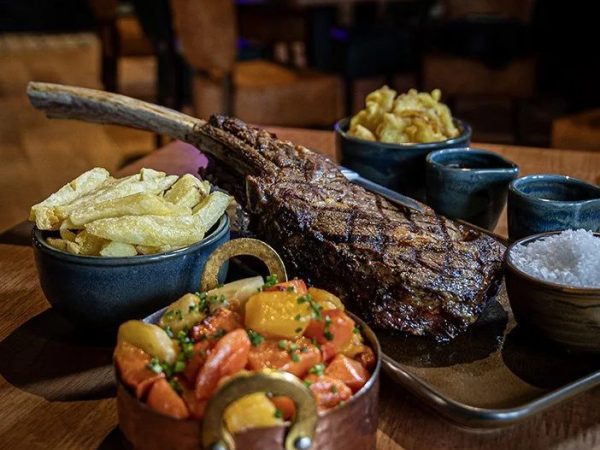 Irvines Steakhouse Bar 2