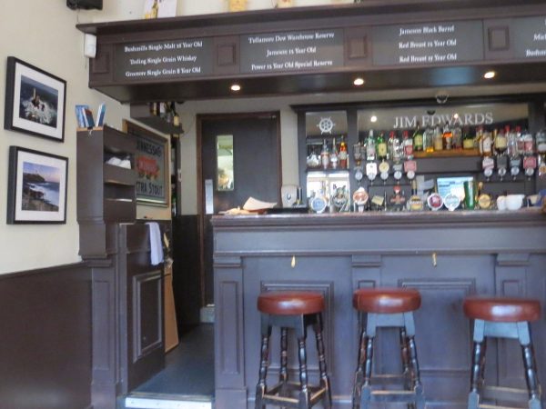 Jim Edwards Bar Restaurant Guesthouse 12
