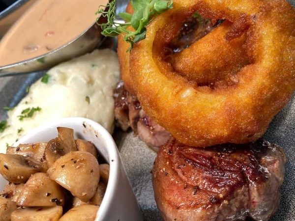 Joe Macs Bar Restaurant 8