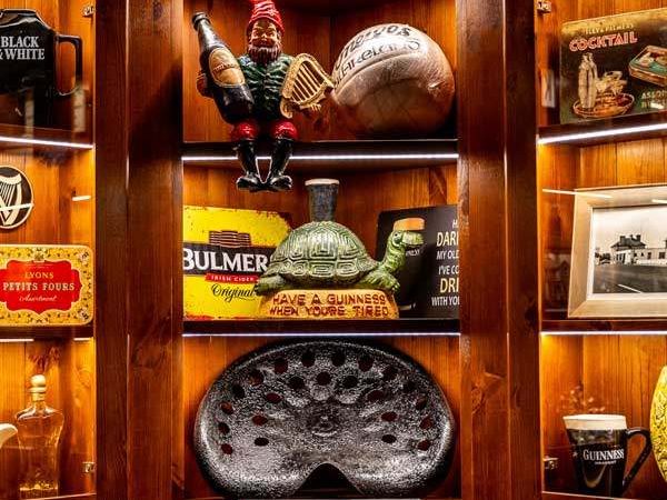 Lydons Bar Restaurant 1