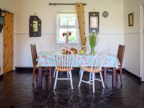 Mc Guires Red Door Cottages 13