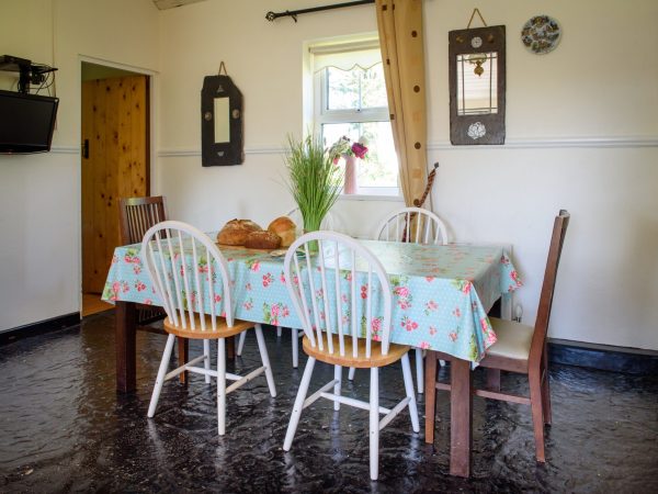 Mc Guires Red Door Cottages 5