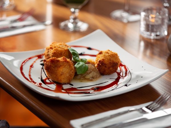 Mulcahys Bar Restaurant 8