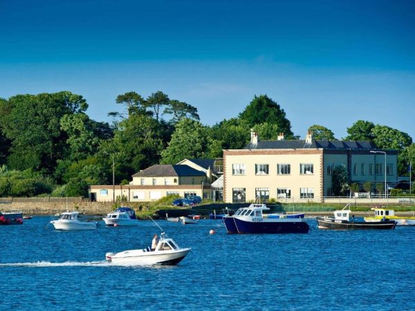 Riverbank House Hotel 11