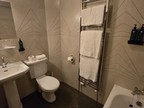 Riverbank House Hotel 6