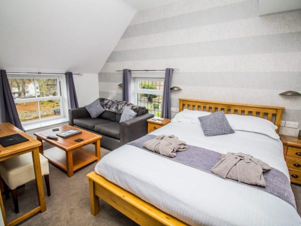 Room 4 full 1024x683