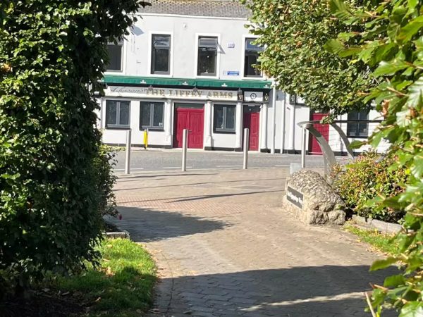 Rooms on the river 9