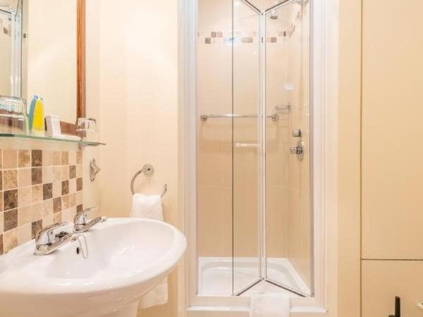 The Anchorage Complex 3