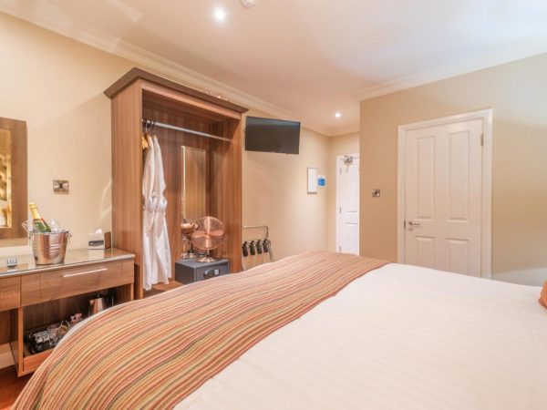 The Anchorage Complex 6