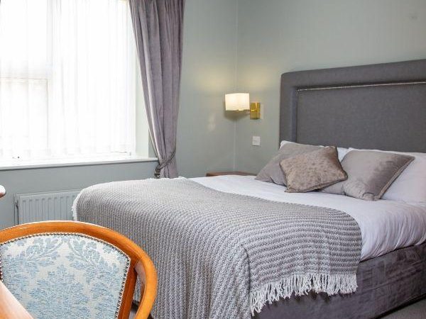 The Devon Inn Hotel 5