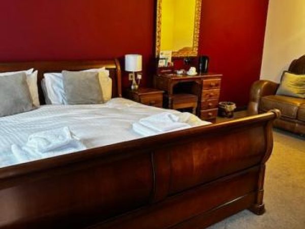 The Fountain Inn Oldwood 5