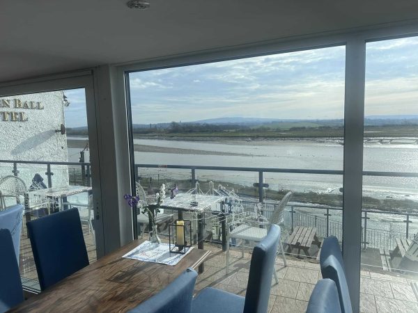 The Golden Ball Hotel 10