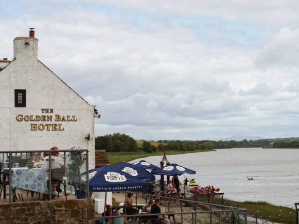 The Golden Ball Hotel 4