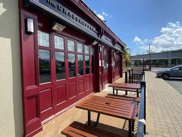 The Grasshopper Inn 9