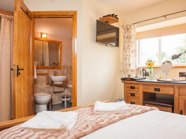 The Little Crown Inn Restaurant 3