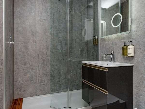 The Melbreak Hotel 2