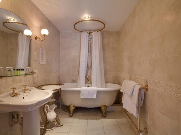 The Saracens Head Hotel 2