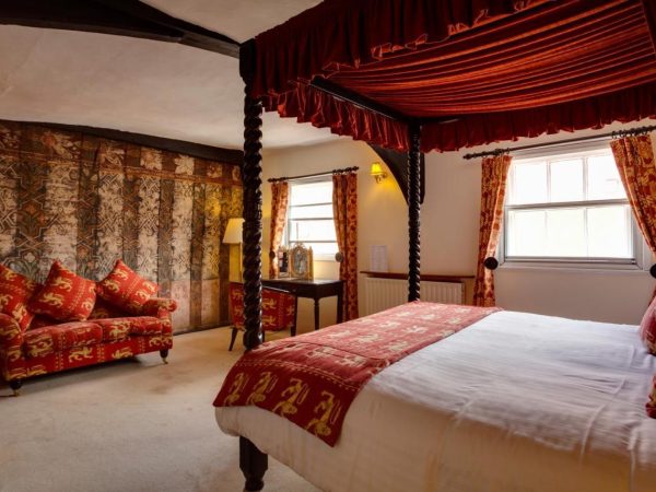 The Saracens Head Hotel 5