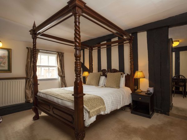 The Saracens Head Hotel 6