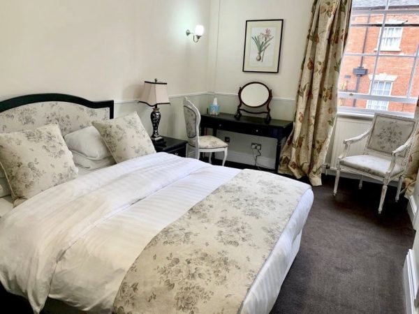 The Saracens Head Hotel 7