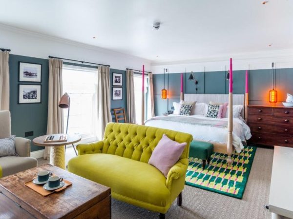 The Swan Hote 6 15