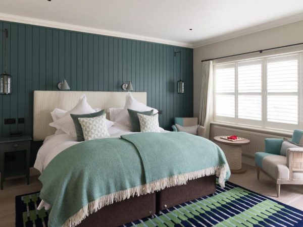 The Swan Hote 9