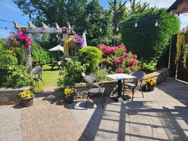 Treacys Bar Restaurant 12