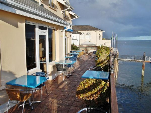 Waters Edge Hotel 12