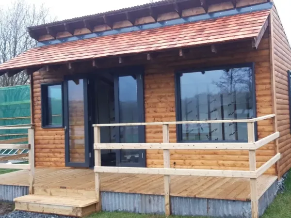 F08d00af b1b6 4d0e a793 7f9ee7d782a5 jpg