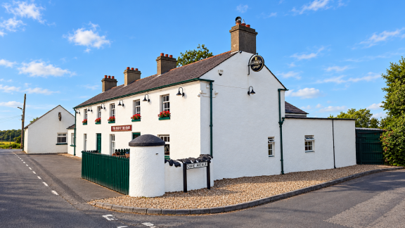 Head O The Road Bar Restaurant Cleaned