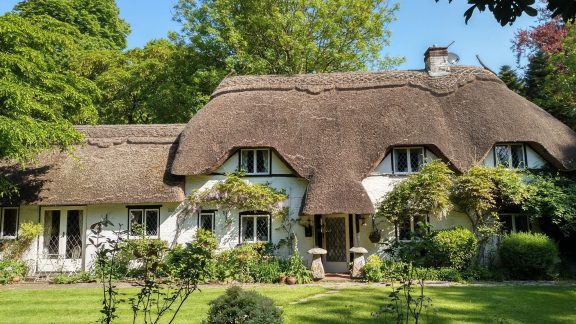 Thatched Eaves Luxury BB 12